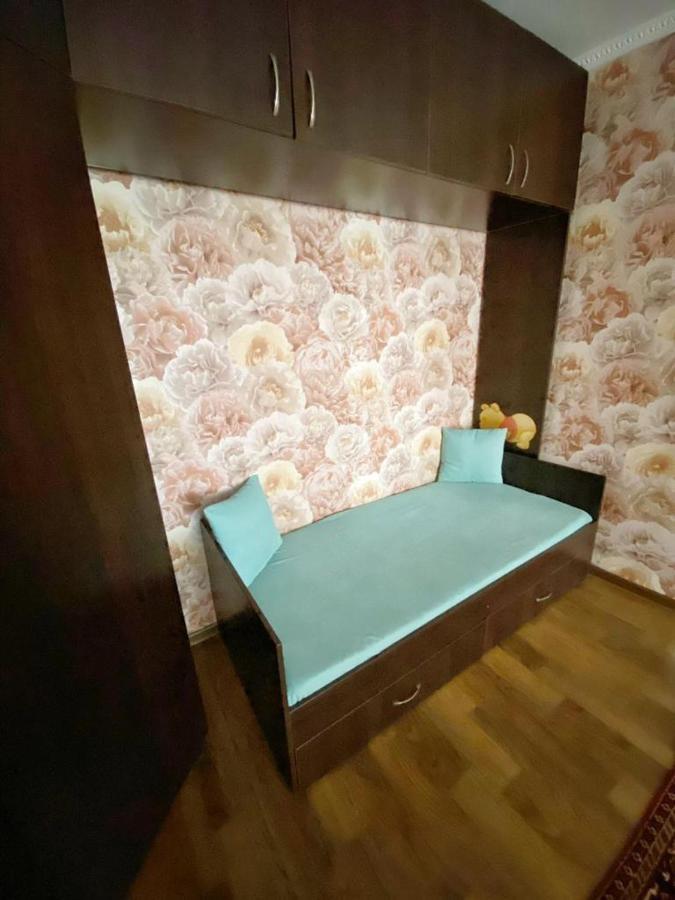 Квартира Напротив Аэропорта Apartment Turksib Bagian luar foto